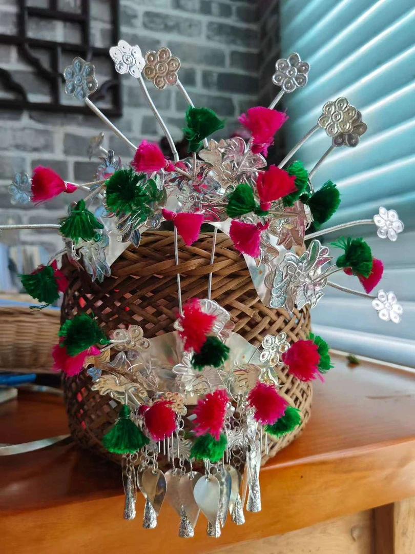 苗族头花绒花款发饰