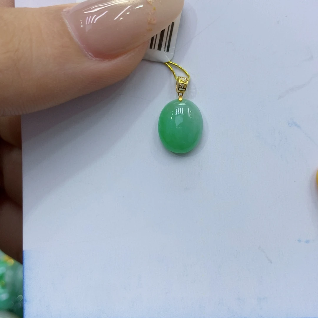颈饰18K金镶嵌翡翠