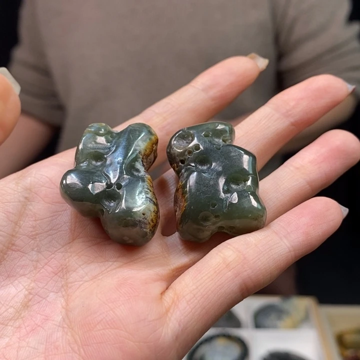 岫岩河磨玉（透闪石质玉）颈饰未镶嵌