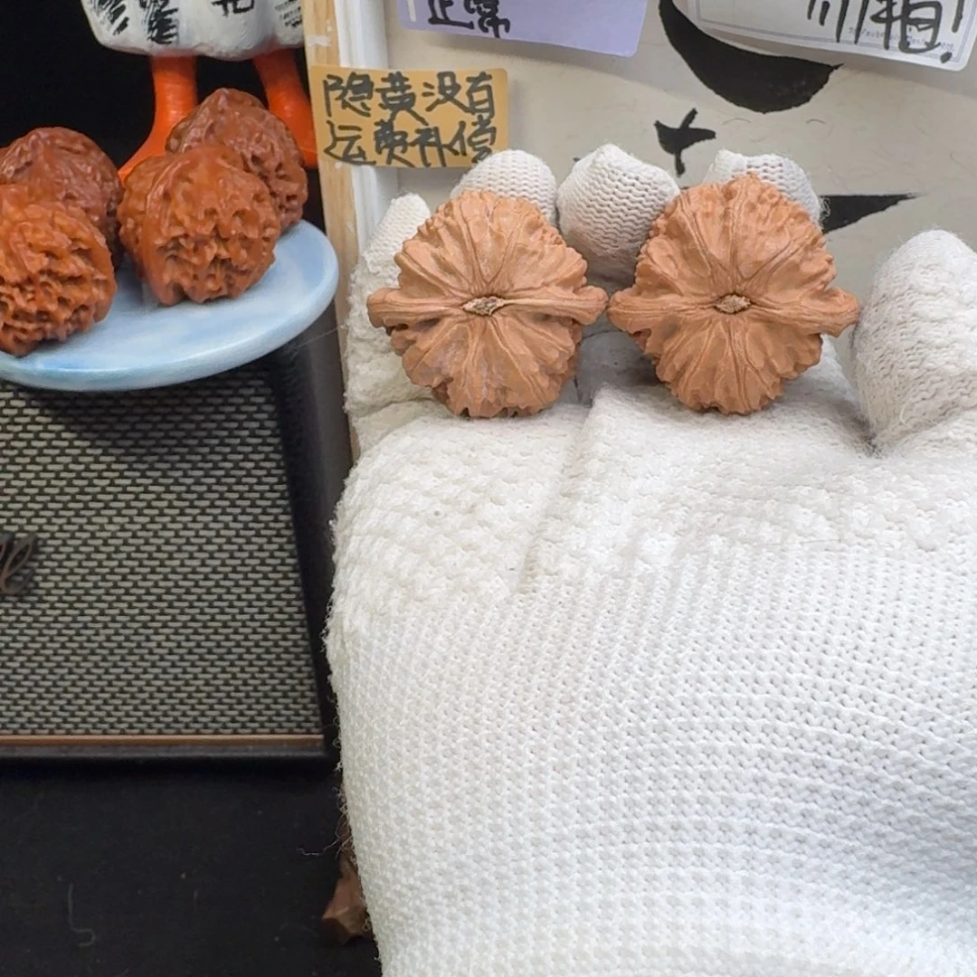 文玩核桃吊坠3810白狮子