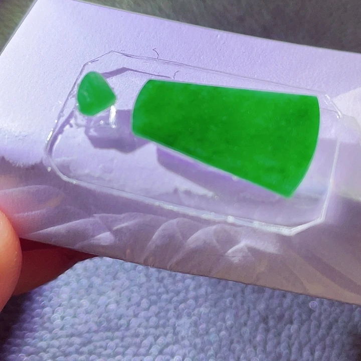定制翡翠未镶嵌翡翠