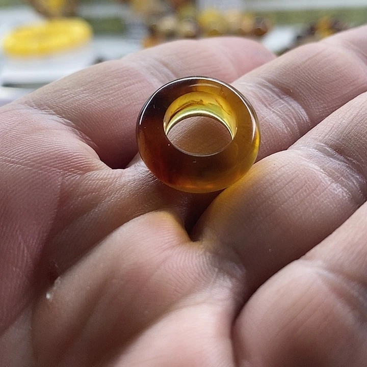 未镶嵌琥珀裸石跑圈