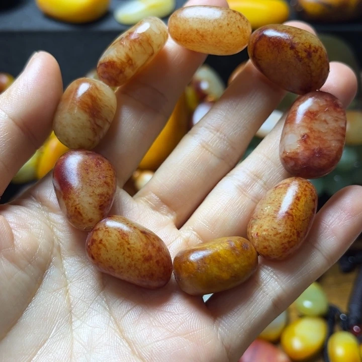 东***风和田玉（糖玉）未镶嵌珠宝半成品