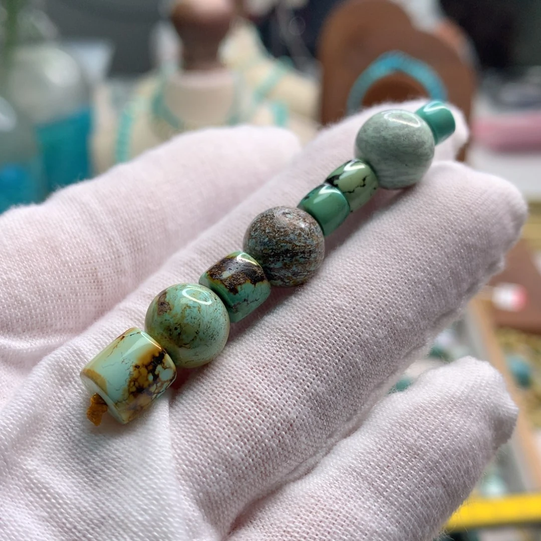 绿松石未镶嵌饰品