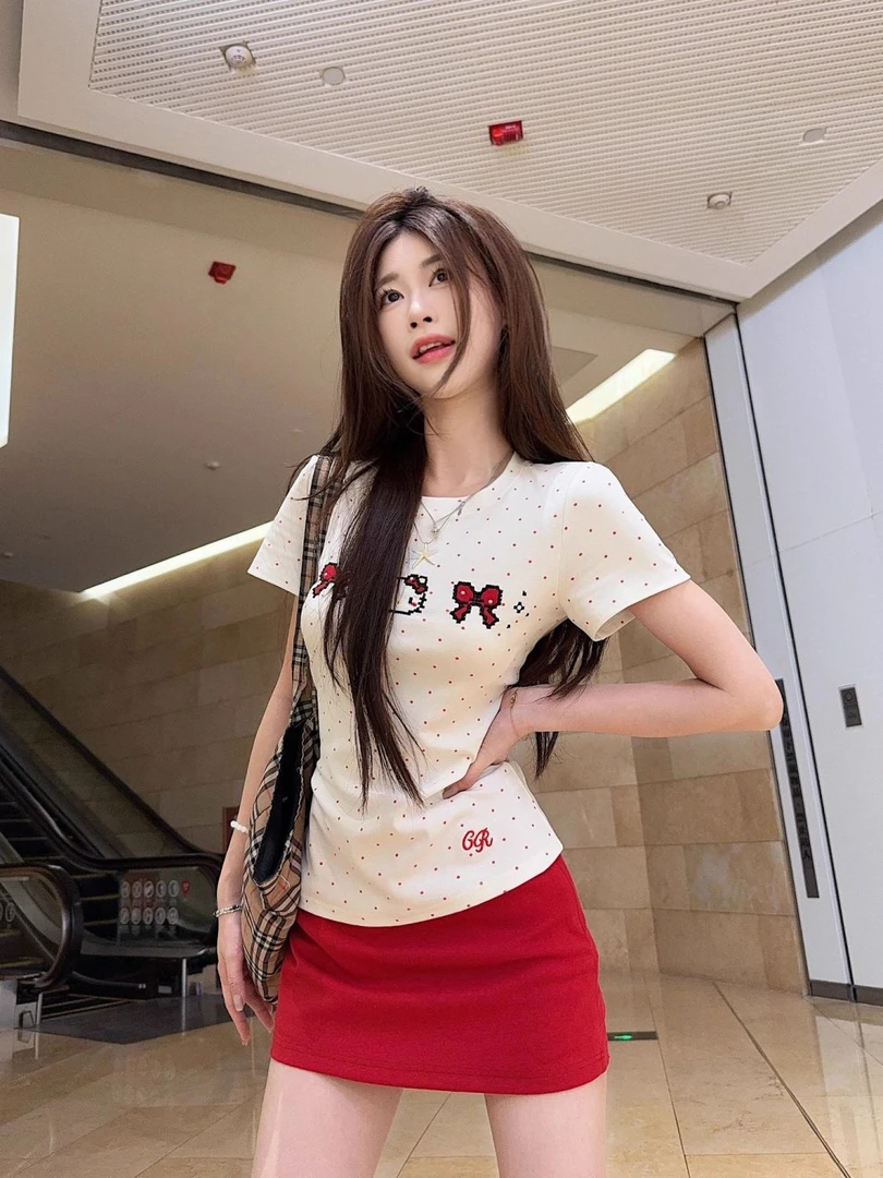 2025新款潮流时尚波点短袖t恤女显瘦夏季甜辣修身辣妹短款上衣女