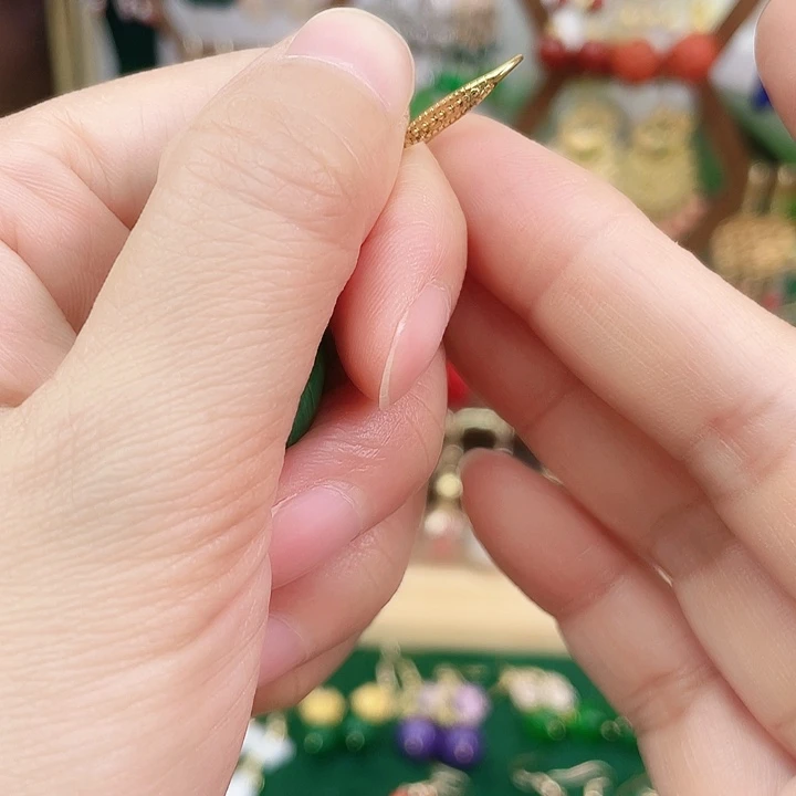 石英质玉合金发饰