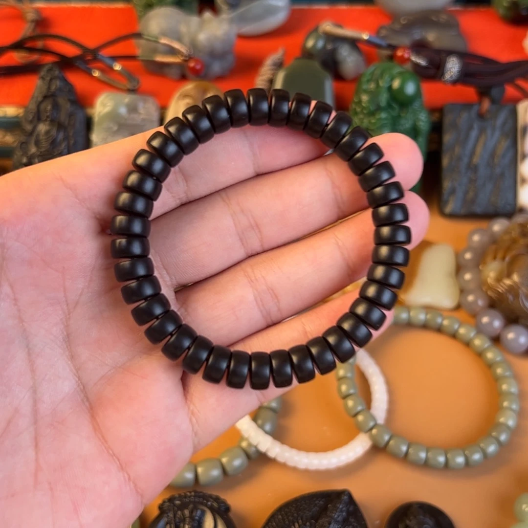 和田玉颈饰未镶嵌史*默