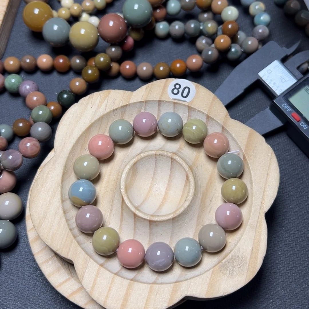 哈***陶石英质玉未镶嵌手链89