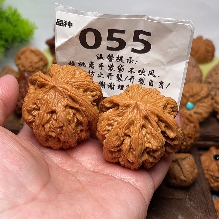 F***N桃核把件全 大粗筋。边46。055