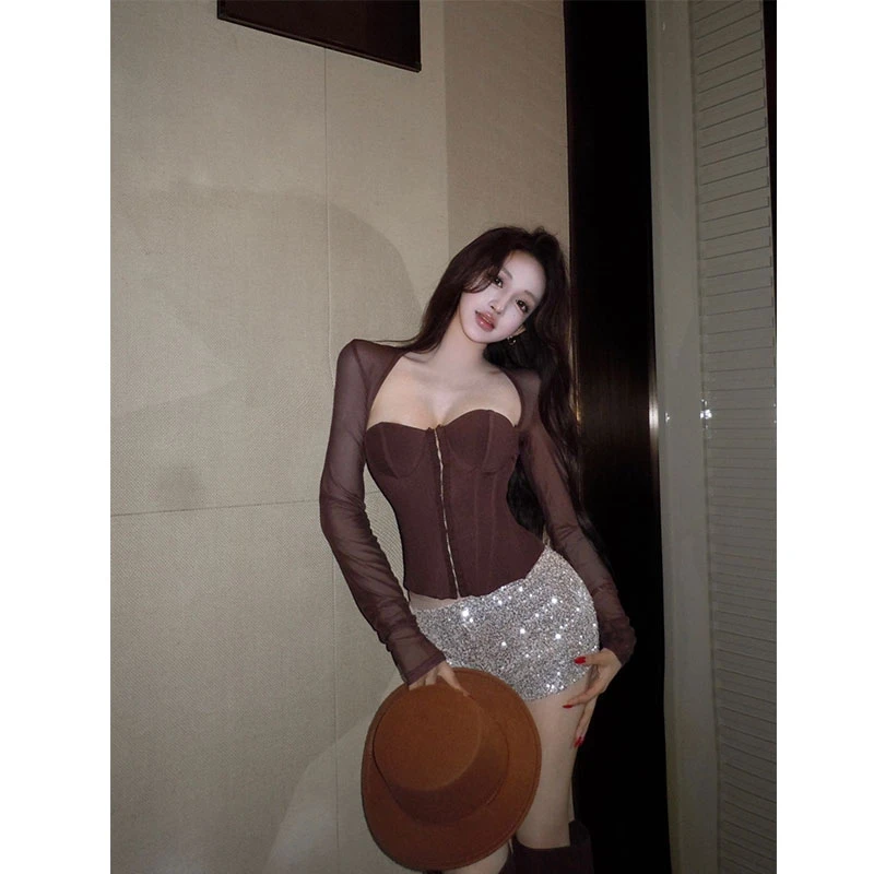 性感鱼骨短款抹胸女秋季新款网纱拼接长袖上衣修身百搭短裤两件套