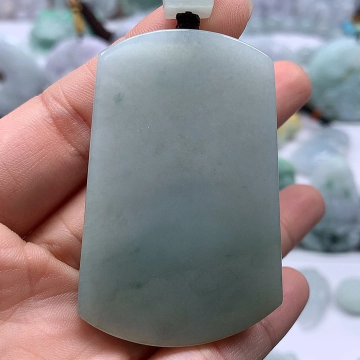 翡翠未镶嵌颈饰无事牌福利