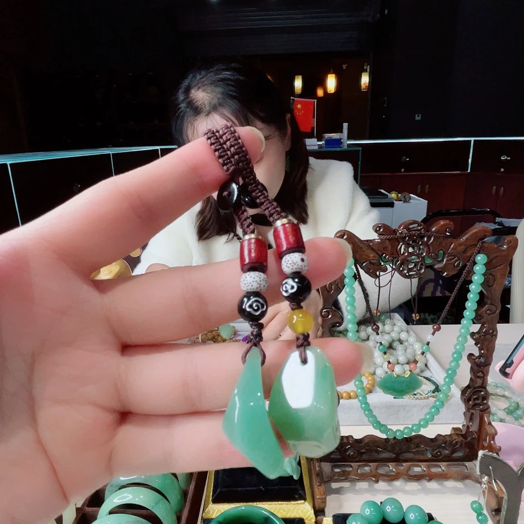 密玉（石英质玉）未镶嵌颈饰