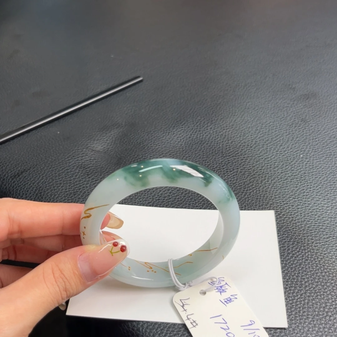 未镶嵌手镯翡翠手镯