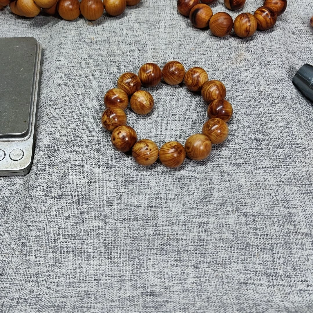 1.8乱纹龙胆闪电太行崖柏