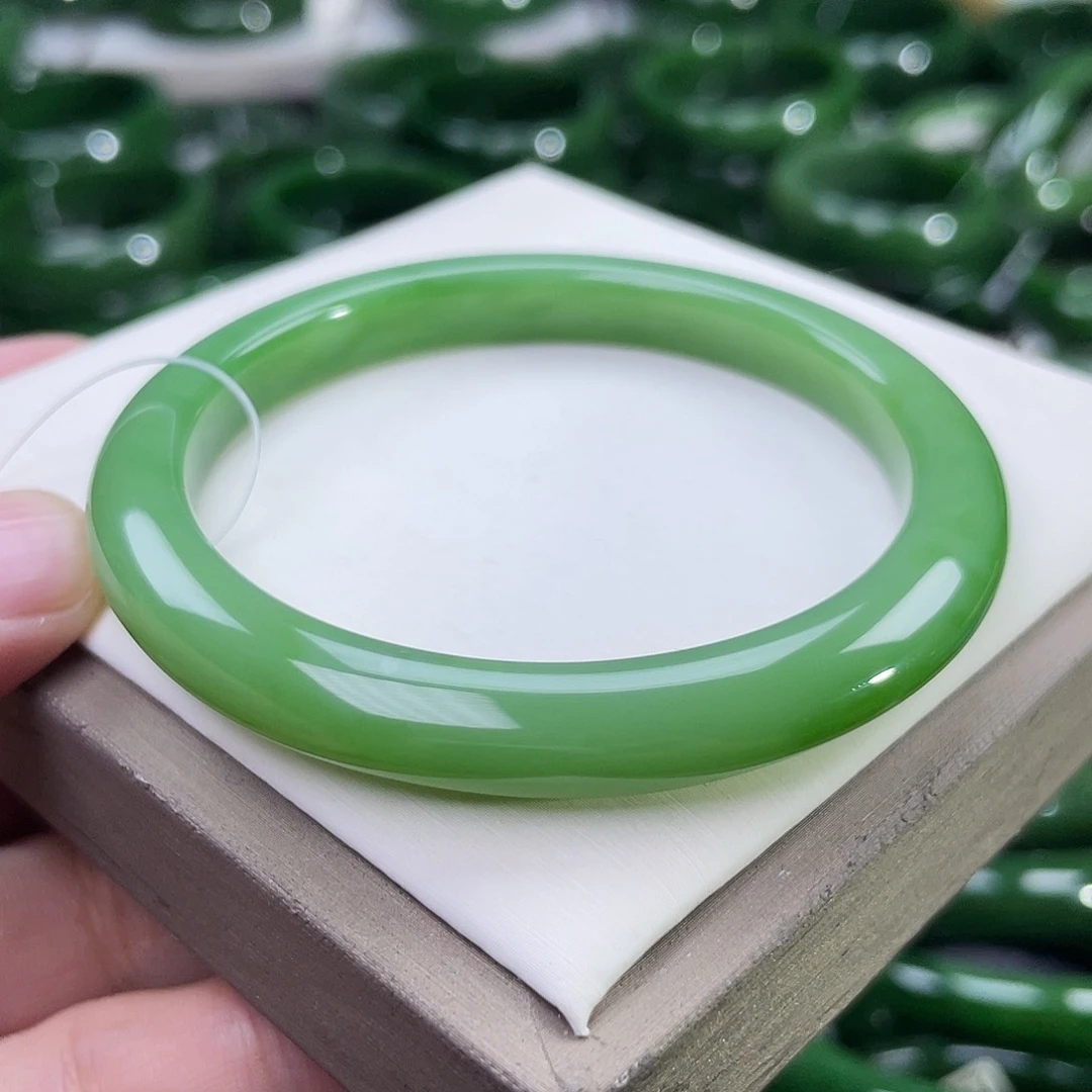 未镶嵌手镯和田玉（碧玉）