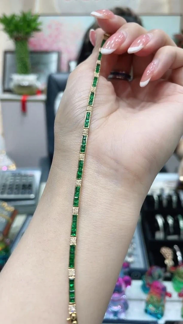 18K金镶嵌祖母绿手链