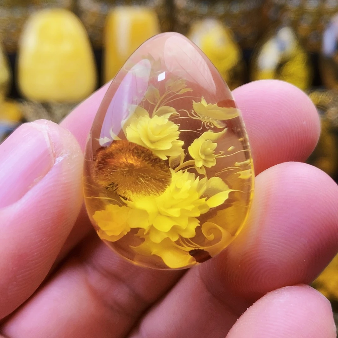 【闪购商品】未镶嵌颈饰金珀琥珀阴雕