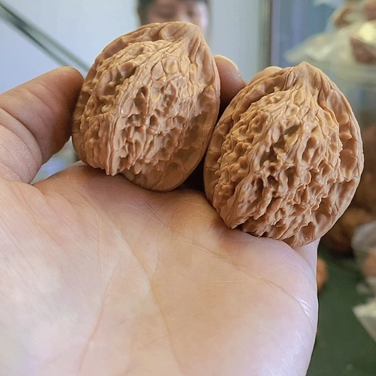 【闪购商品】把件文玩核桃40红狮子小众油