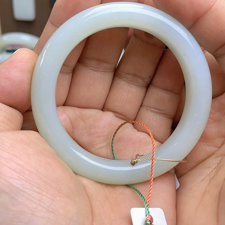 【闪购商品】未镶嵌手镯和田玉