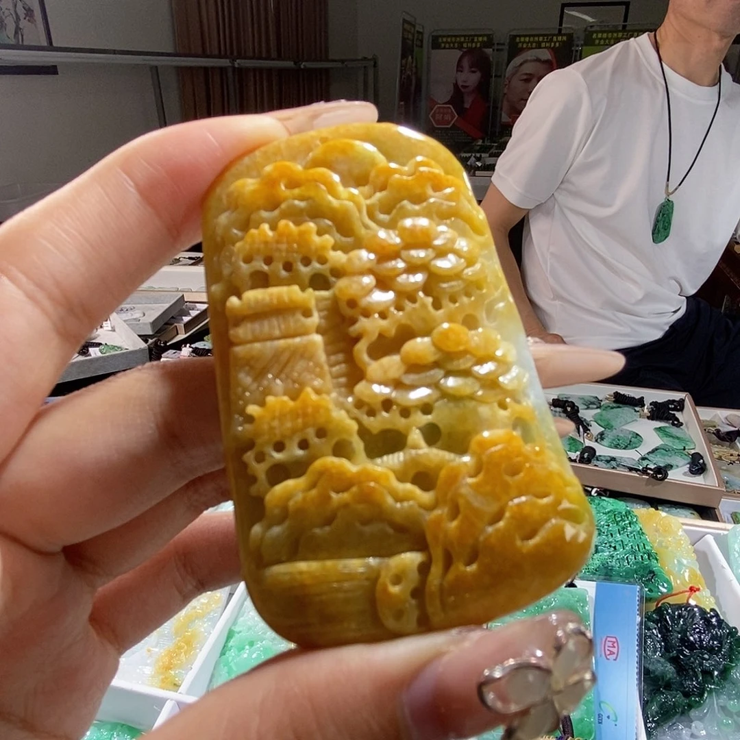 翡翠未镶嵌颈饰翡翠