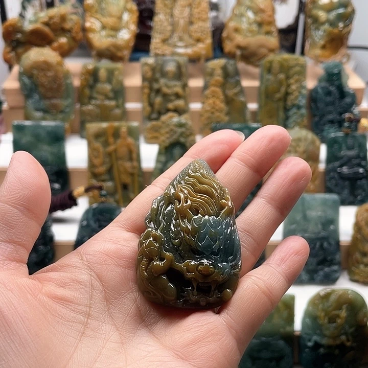 翡翠颈饰未镶嵌天然翡翠A货龙