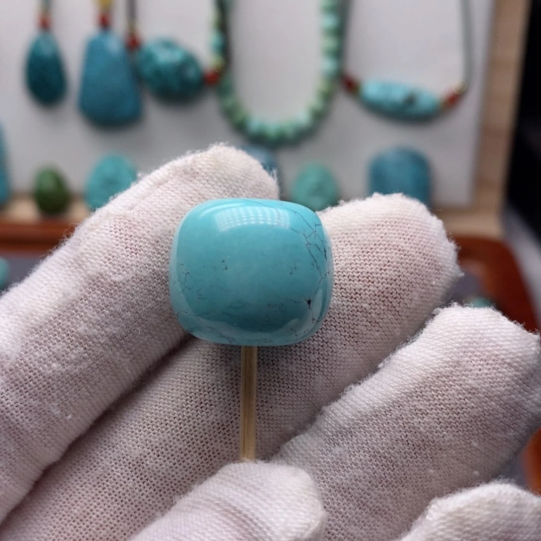 绿松石未镶嵌挂件