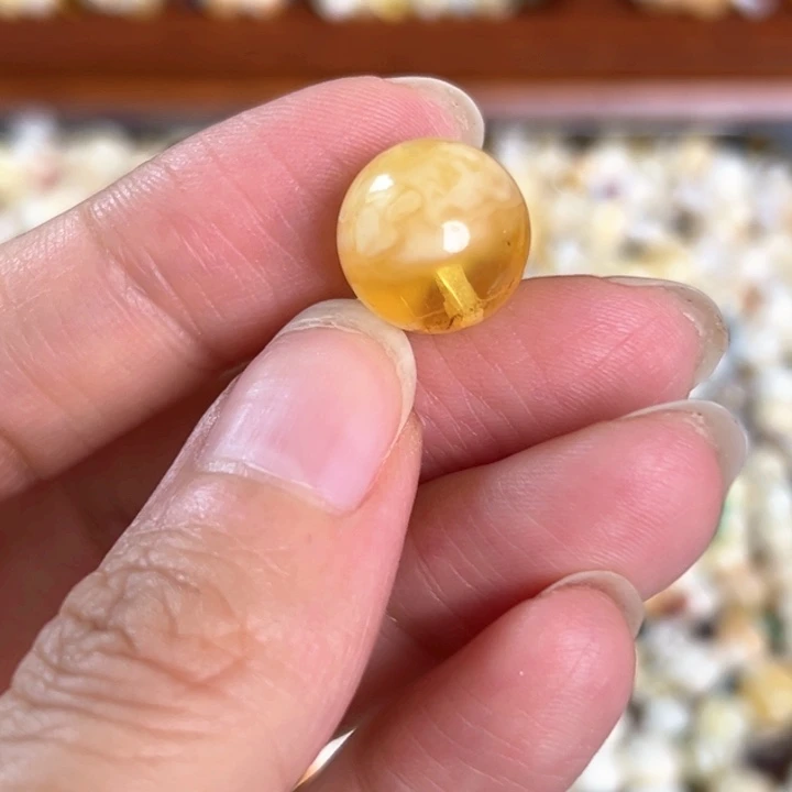 未镶嵌蜜蜡裸石12.7mm一个
