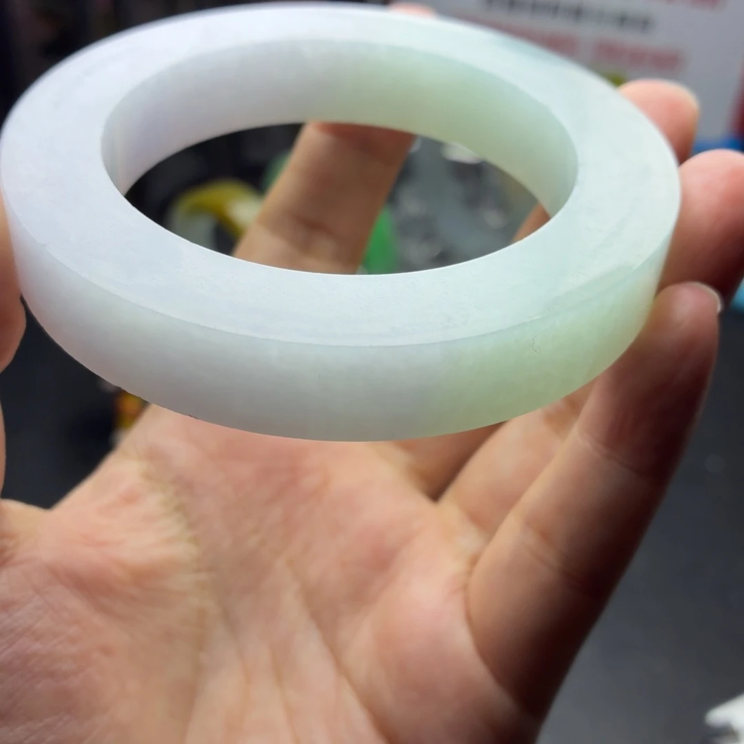 女****定制翡翠未镶嵌缅A翡翠多样性发一