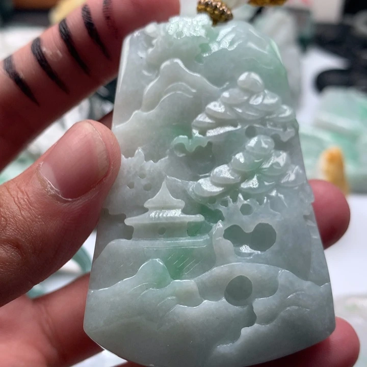 翡翠未镶嵌颈饰保真天然a货翡翠