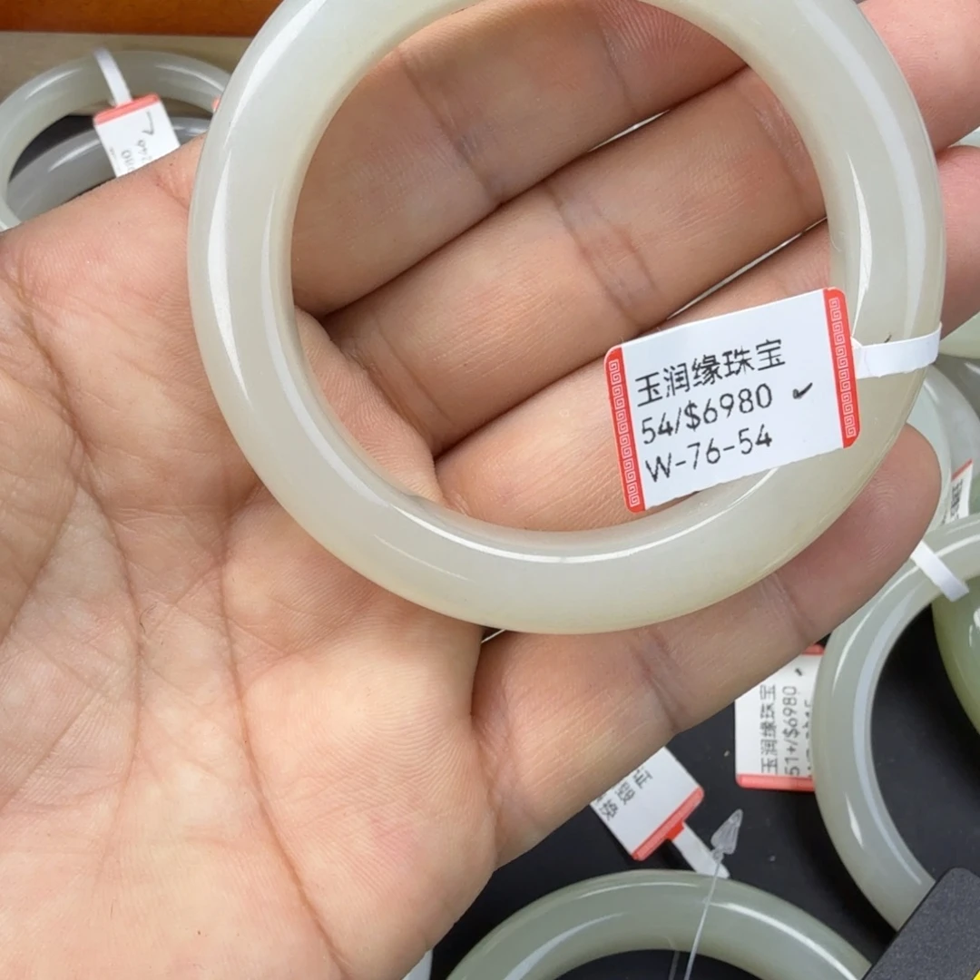 和田玉（糖玉）未镶嵌手镯