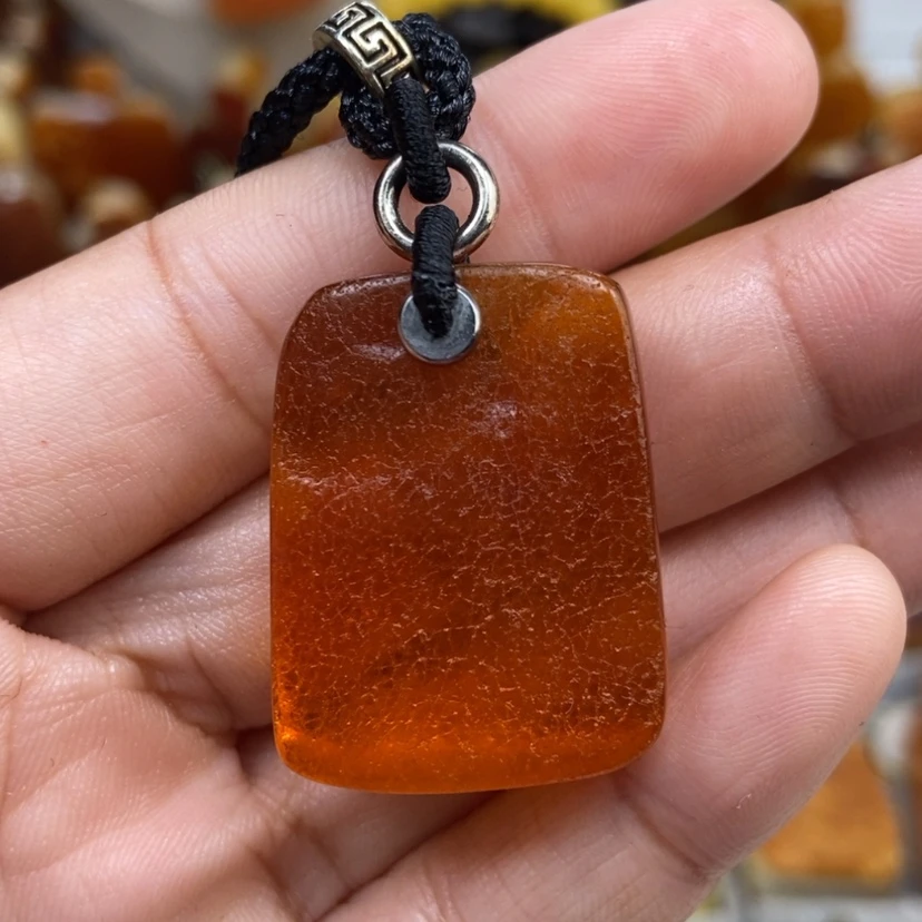 【闪购商品】琥珀颈饰未镶嵌