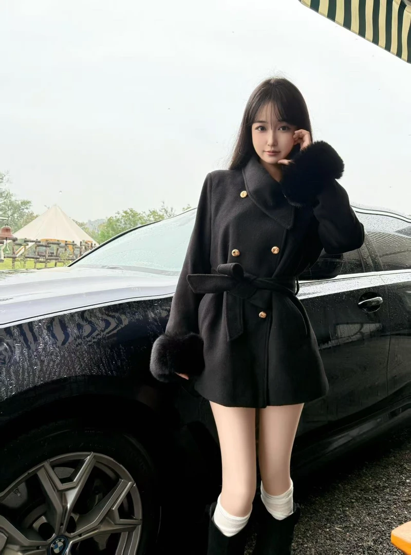 2025秋冬新品韩系翻领短款气质显瘦收腰毛袖羊毛呢外套