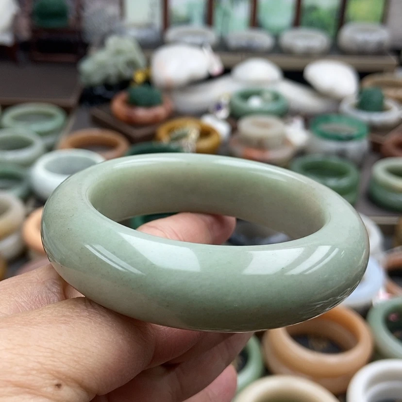 【闪购商品】石英质玉手镯56未镶嵌栗*子