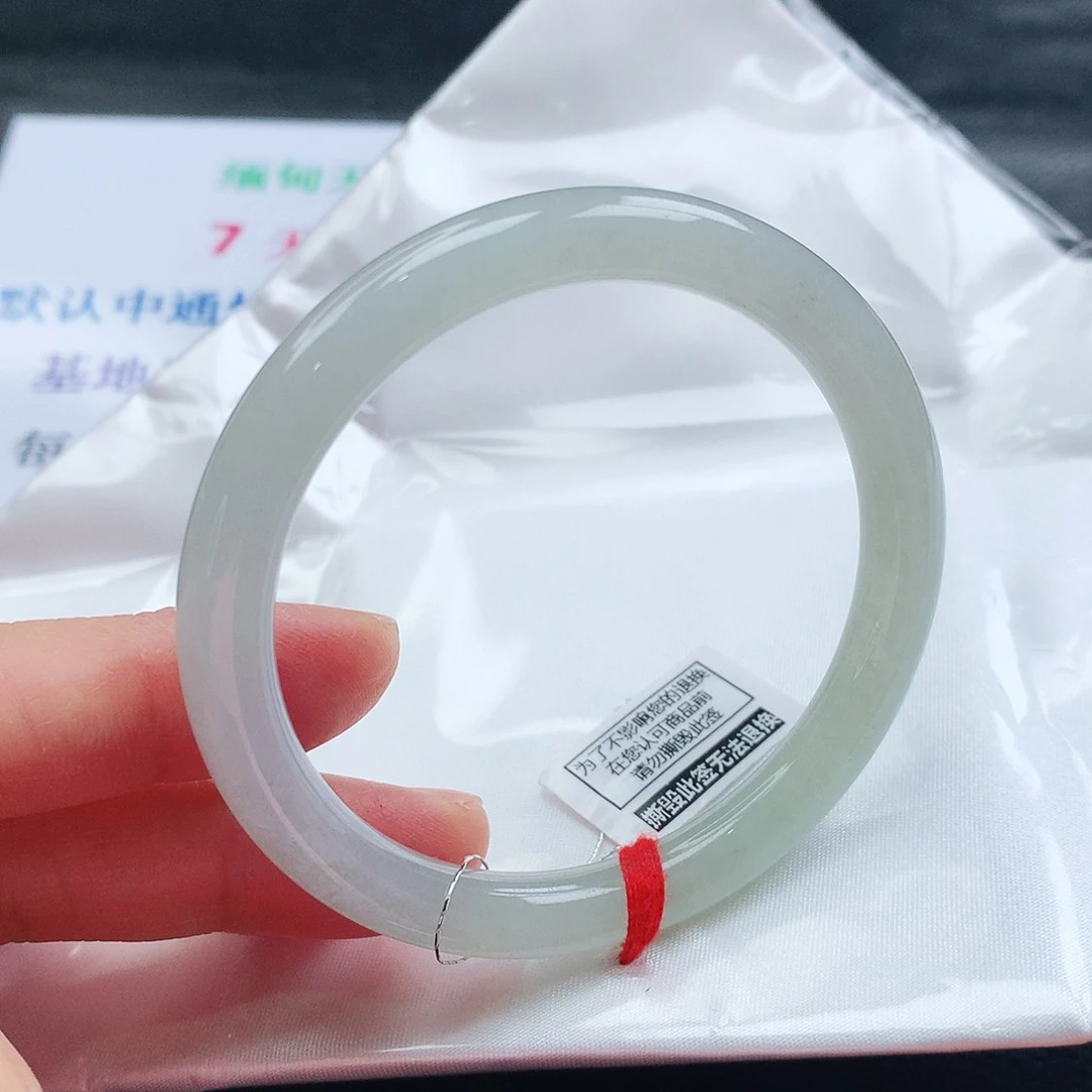 翡翠手镯未镶嵌天然翡翠手镯