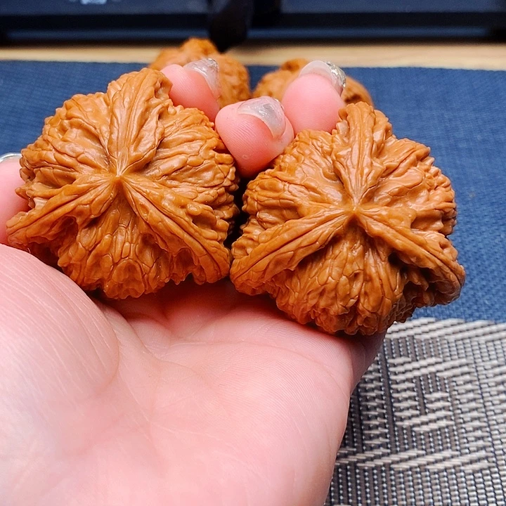 无***文玩核桃吊坠三棱