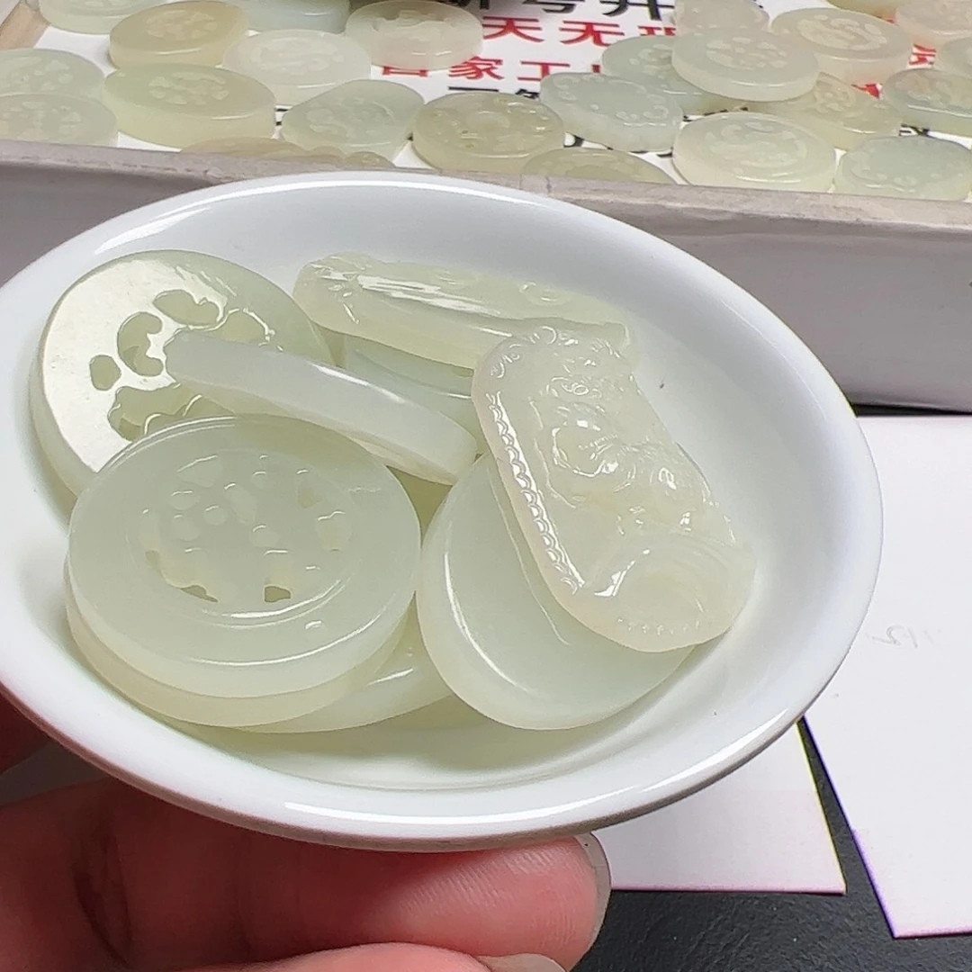 【闪购商品】和田玉（糖玉）未镶嵌珠宝半成品瑞*儿12元个