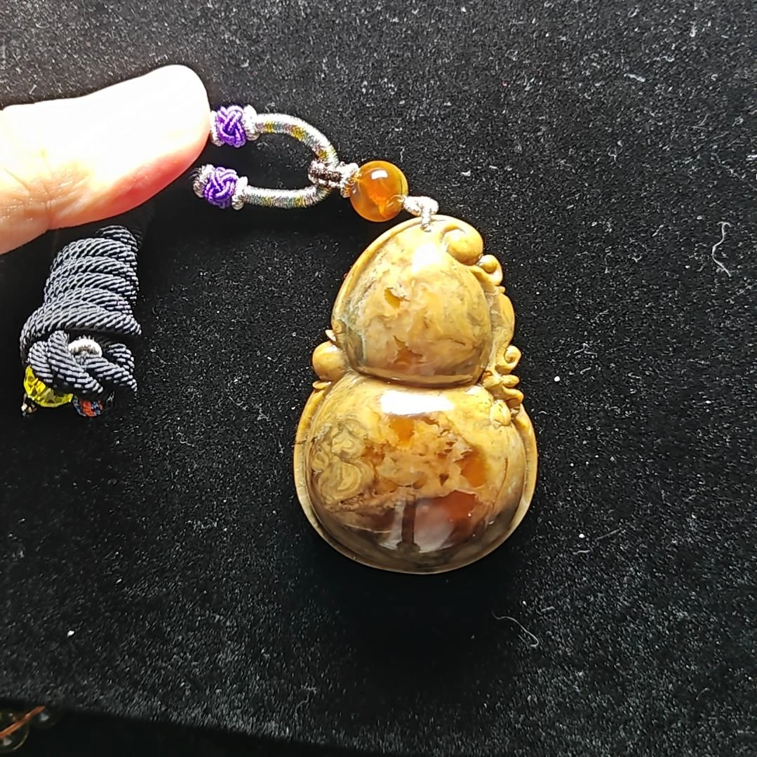 未镶嵌颈饰琥珀琥**主溶洞葫芦吊坠