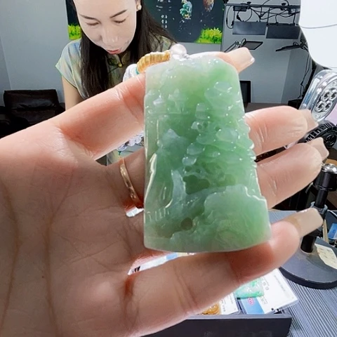 颈饰未镶嵌翡翠一个