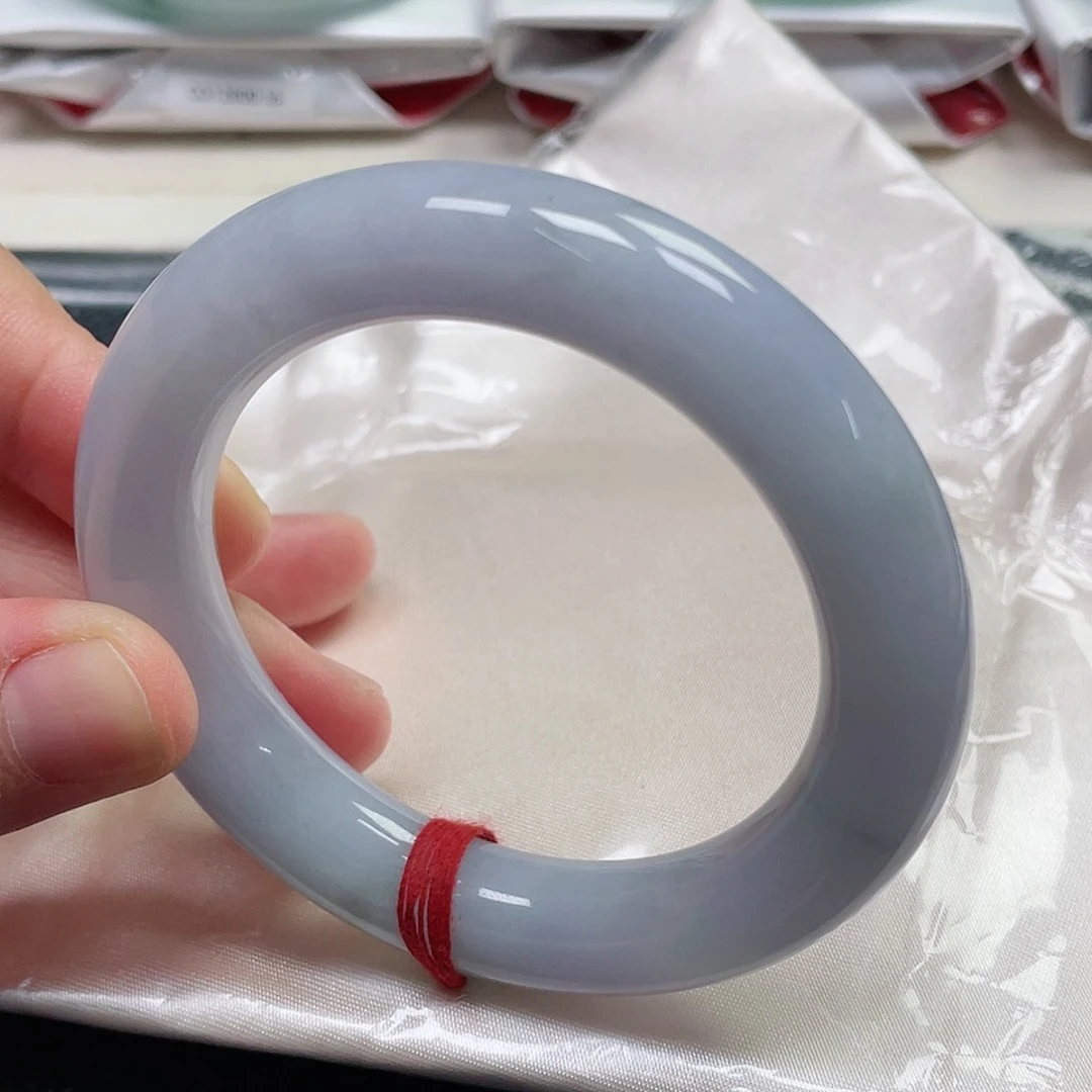 未镶嵌手镯（圆镯）翡翠