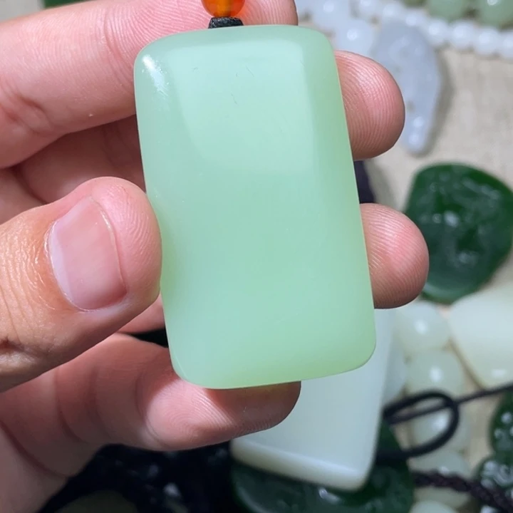 颈饰未镶嵌和田玉