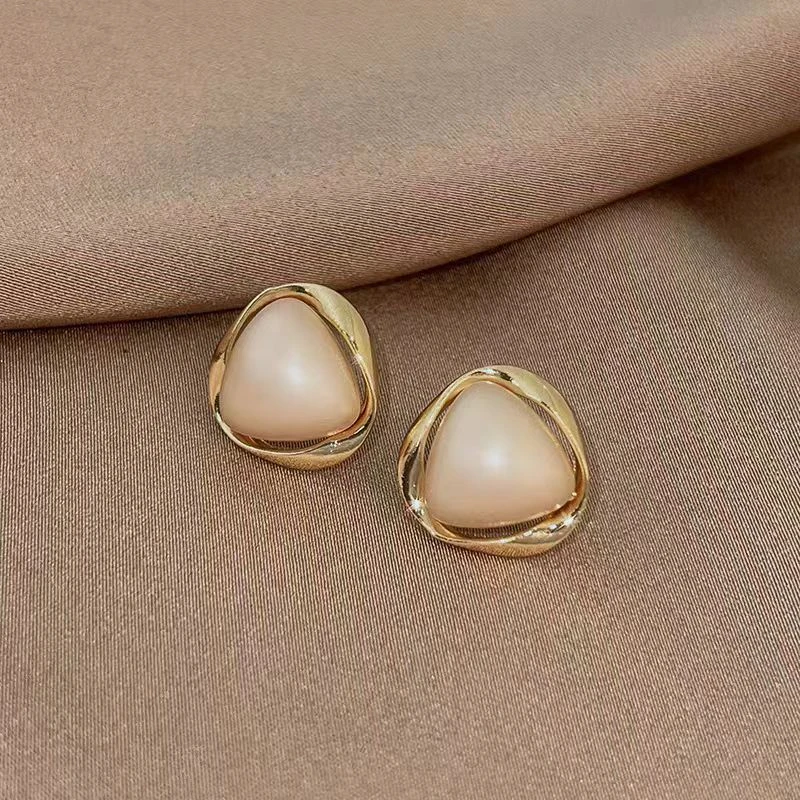 铜合金亚克力耳饰 少女风女气质素款耳钉冷淡风时尚可爱风YF425