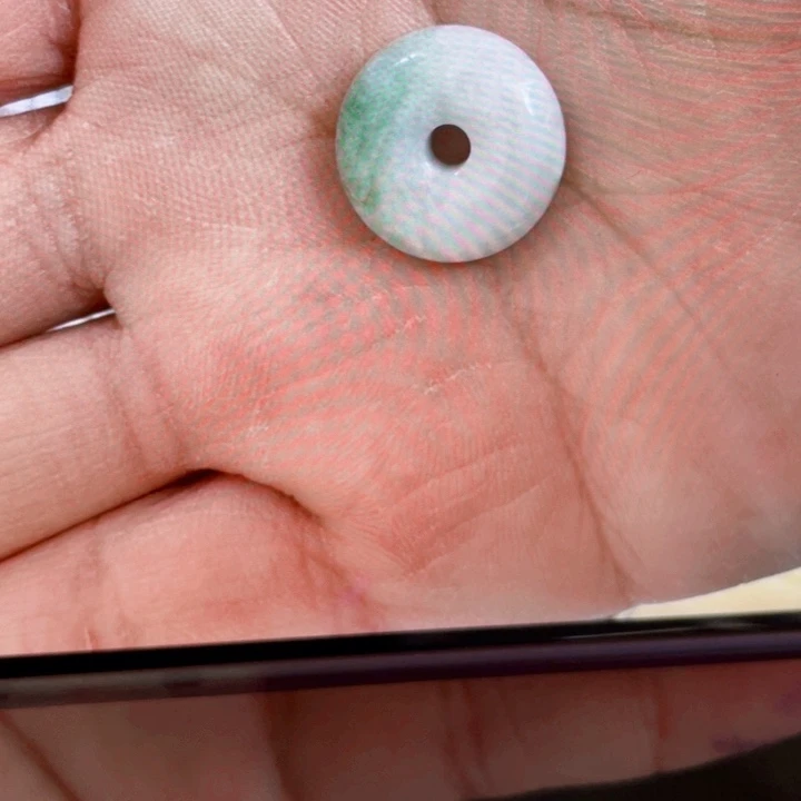 翡翠未镶嵌颈饰平安扣