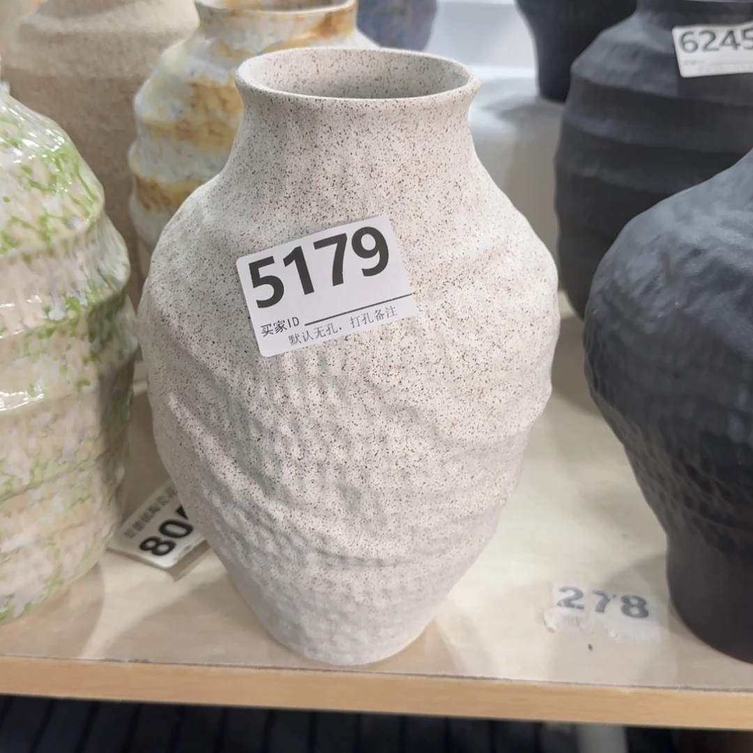 艾***萌摆件景德镇高温花瓶编码5179高28口8默认无孔