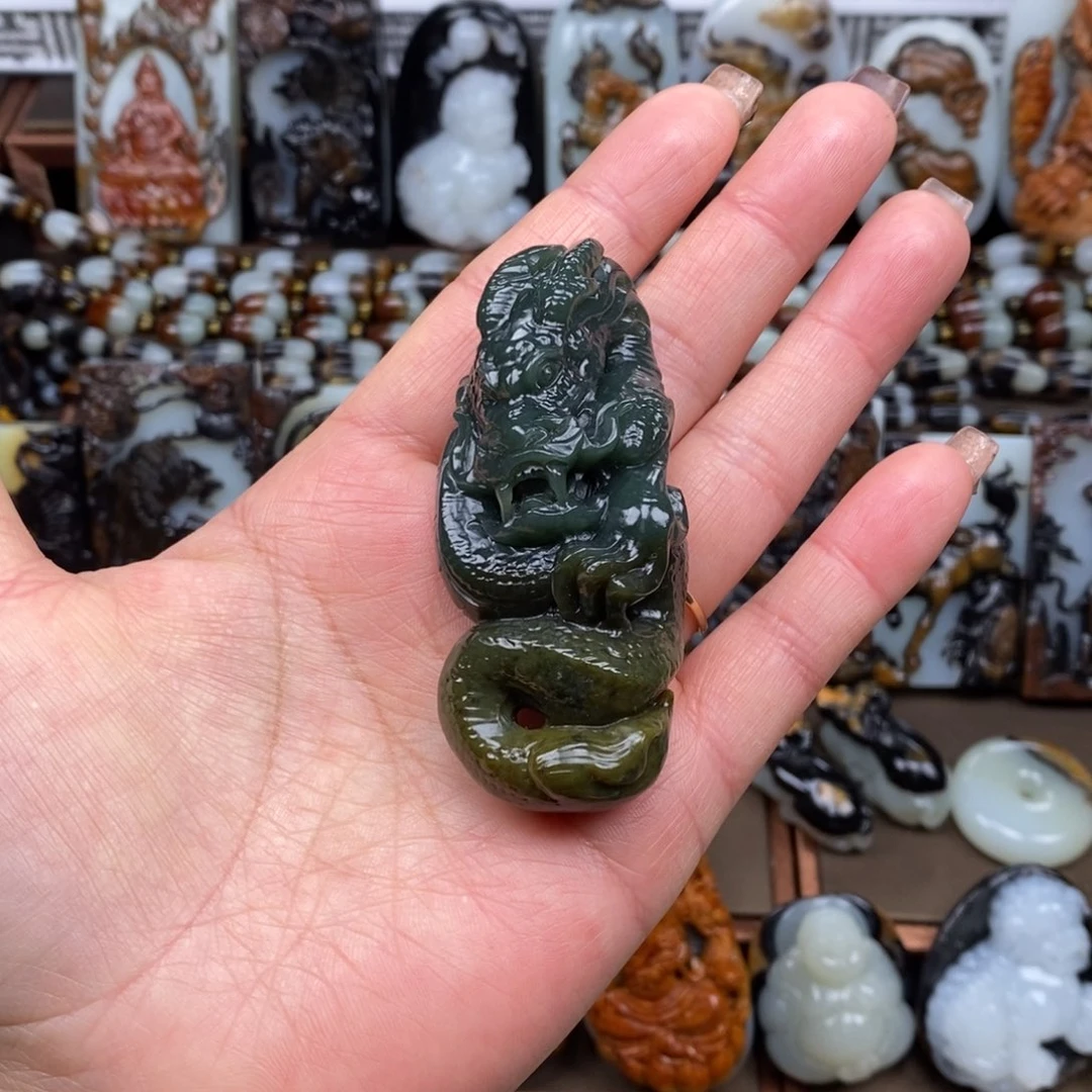 颈饰未镶嵌和田玉