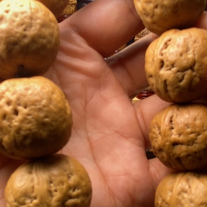 刘***.文玩核桃把件金豆手串3