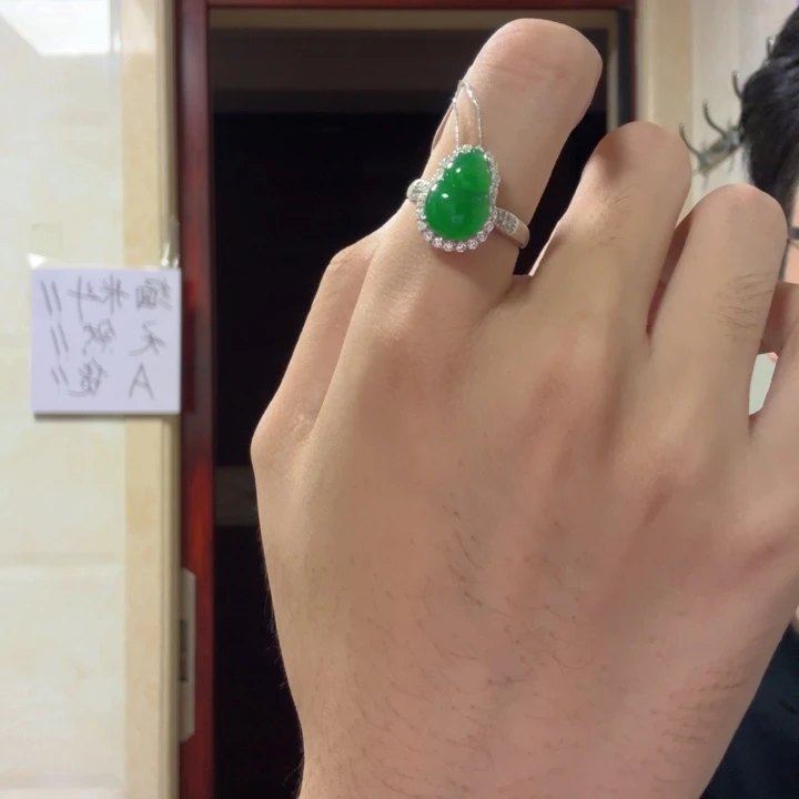 颈饰银S925镶嵌翡翠戒指