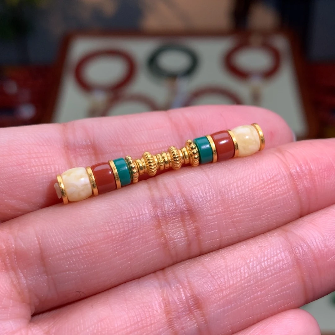 南红玛瑙颈饰未镶嵌