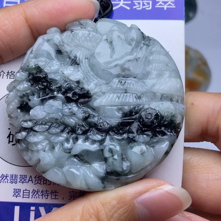 翡翠颈饰未镶嵌翡翠