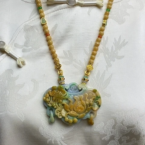 翡翠颈饰未镶嵌天然