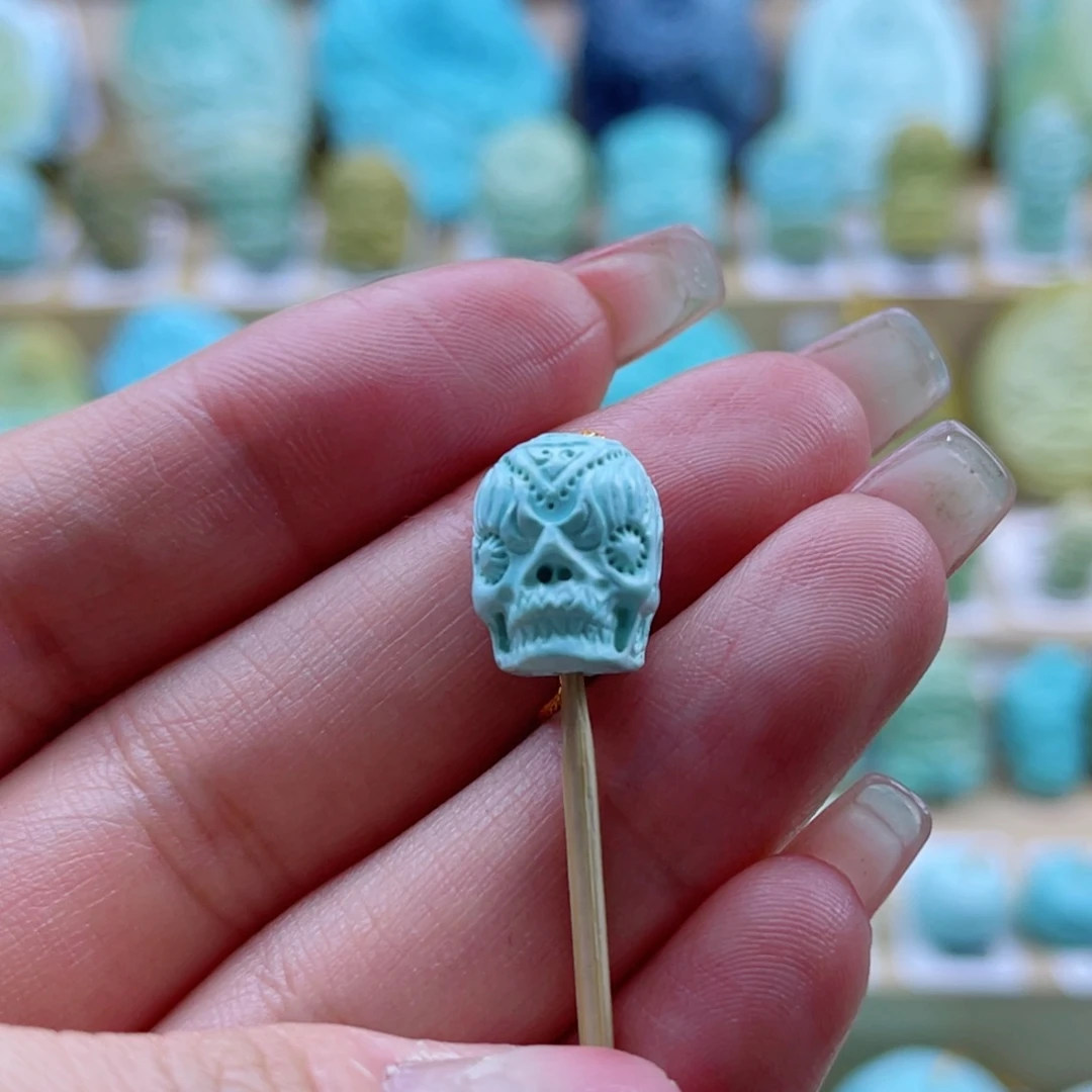 绿松石未镶嵌珠宝奇石